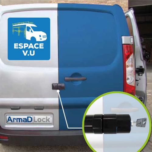 Serrure antieffraction 1 point pour véhicule utilitaire, antivol pour la protection des portes arrière et de la porte latérale de la fourgonnette et du fourgon professionnel. Sécurisation du chargement du camion et de la camionnette d’un artisan plombier, électricien, chauffagiste, climaticien, menuisier, cuisiniste, peintre, plaquiste, frigoriste, poseur, installateur, dépanneur et technicien SAV d’une entreprise, d’une PME, d’un grand compte ou d’une collectivité locale par Espace V.U Sarl station Sortimo by Gruau. Aménageur, créateur, transformateur et équipementier de fourgon et fourgonnette utilitaire professionnelle en atelier mobile, véhicule de maintenance, véhicule d’intervention, transformation de VUL à Bordeaux en Gironde 33, Dordogne 24, Charente 16, Charente-Maritime 17 et Lot-et-Garonne 47. Vente directe usine pas chère dans toute la France.