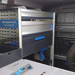 Agencement du Berlingo utilitaire (van) réalisé pour une entreprise de radio télécommunication en Nouvelle-Aquitaine avec un équipement sur mesure Sortimo.