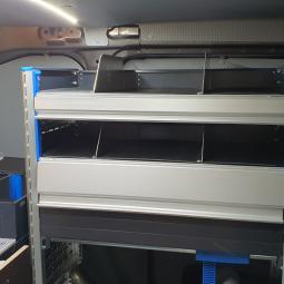 Agencement du Berlingo utilitaire (van) réalisé pour une entreprise de radio télécommunication en Nouvelle-Aquitaine avec un équipement sur mesure Sortimo.