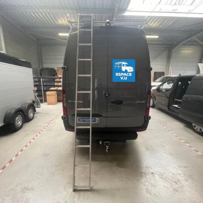 Aménagement de Sprinter utilitaire camion pour un artisan plombier chauffagiste en Gironde.